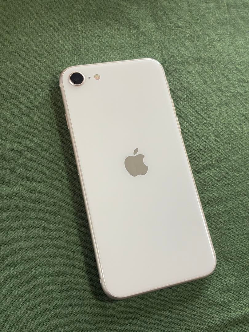 Apple iPhone SE (第3世代) ホワイト SIMフリー