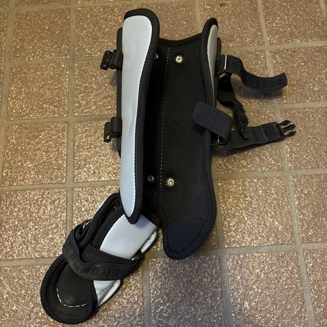 Nike フットガード 32サイズ グレー/ゴールド