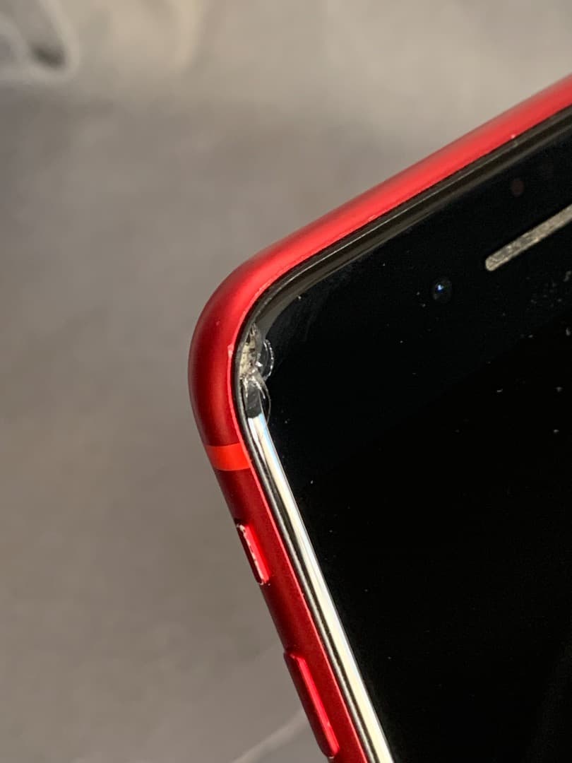 中古美品　国内版　SIMフリー　iPhoneSE 第二世代　64GB レッド色