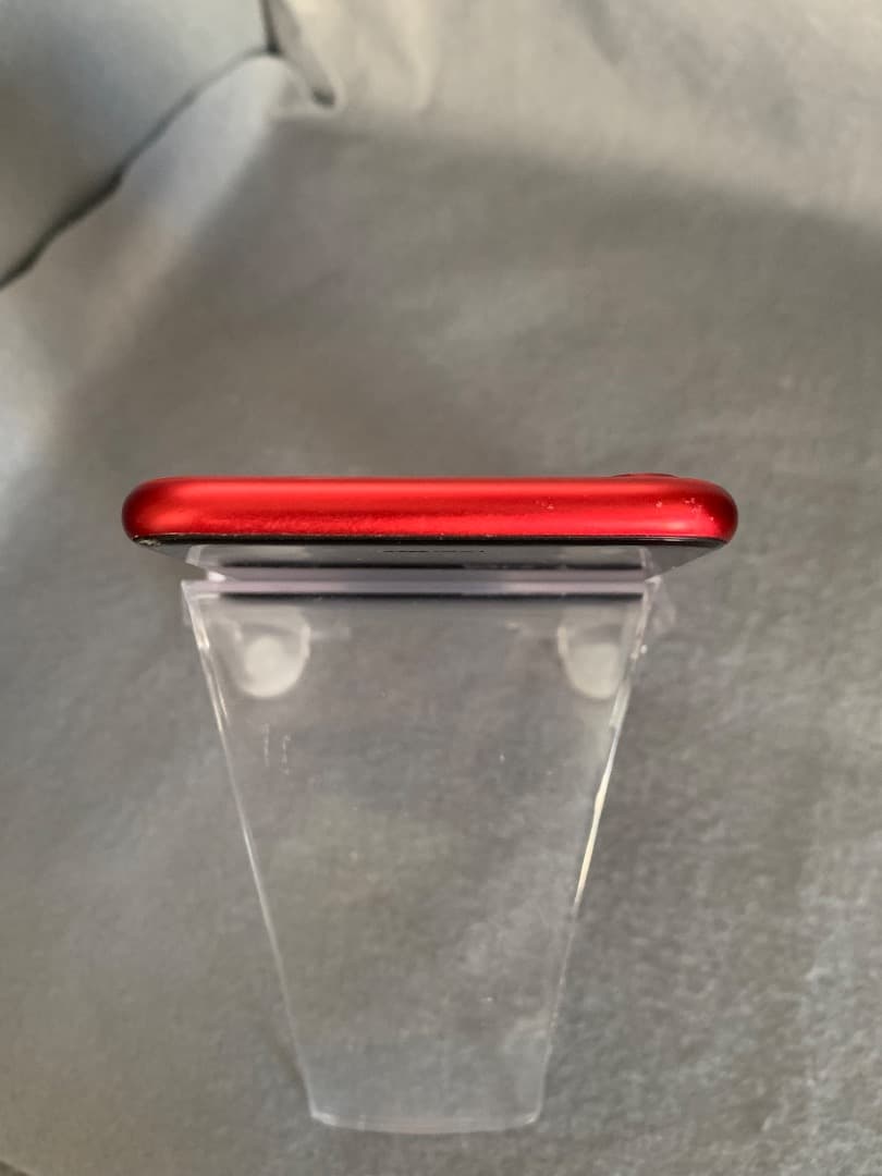 中古美品　国内版　SIMフリー　iPhoneSE 第二世代　64GB レッド色