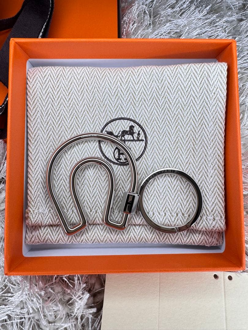 エルメス キーホルダー 《フェール・ア・シュヴァル》キーリング黒