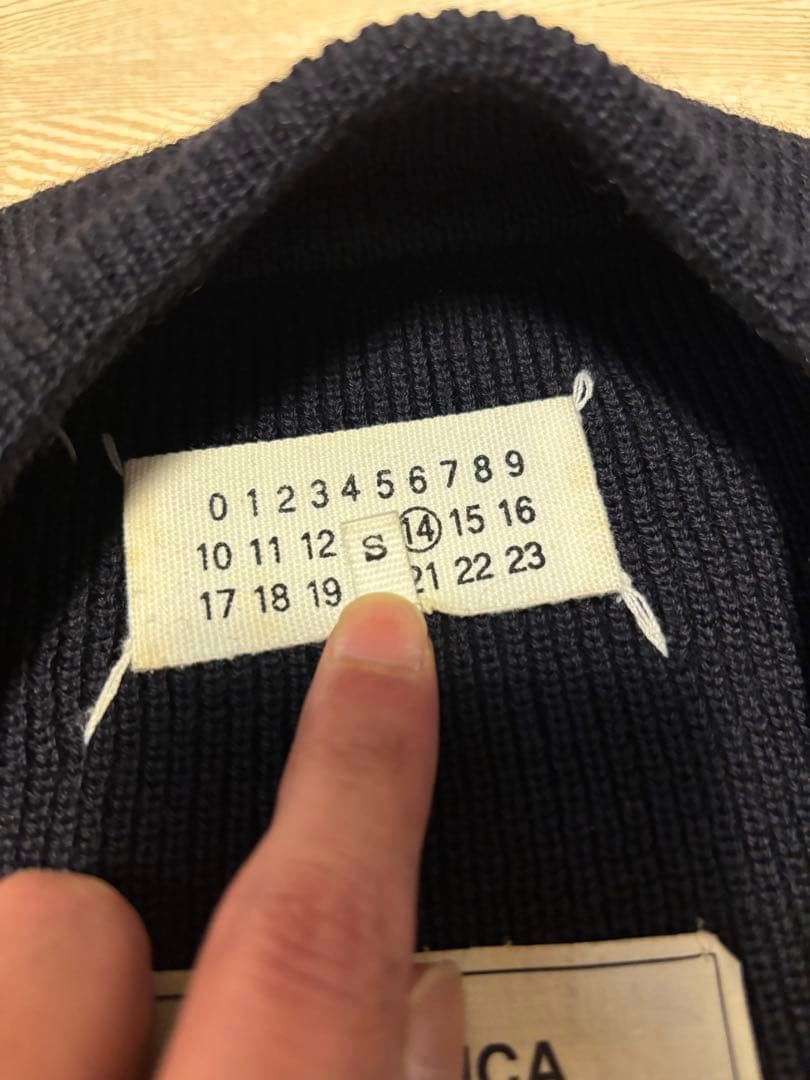 マルジェラ14 REPLICA ローゲージVネックニット Sサイズ ネイビー