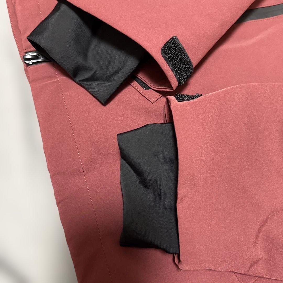 試着のみ 上下2点セット S スノーボードウェア スキーウェア COSPLEE