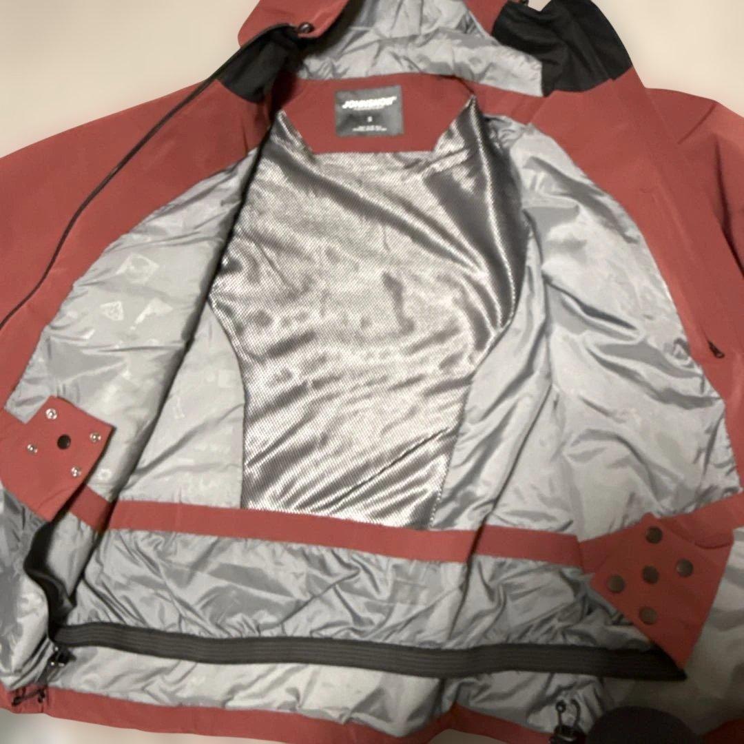 試着のみ 上下2点セット S スノーボードウェア スキーウェア COSPLEE