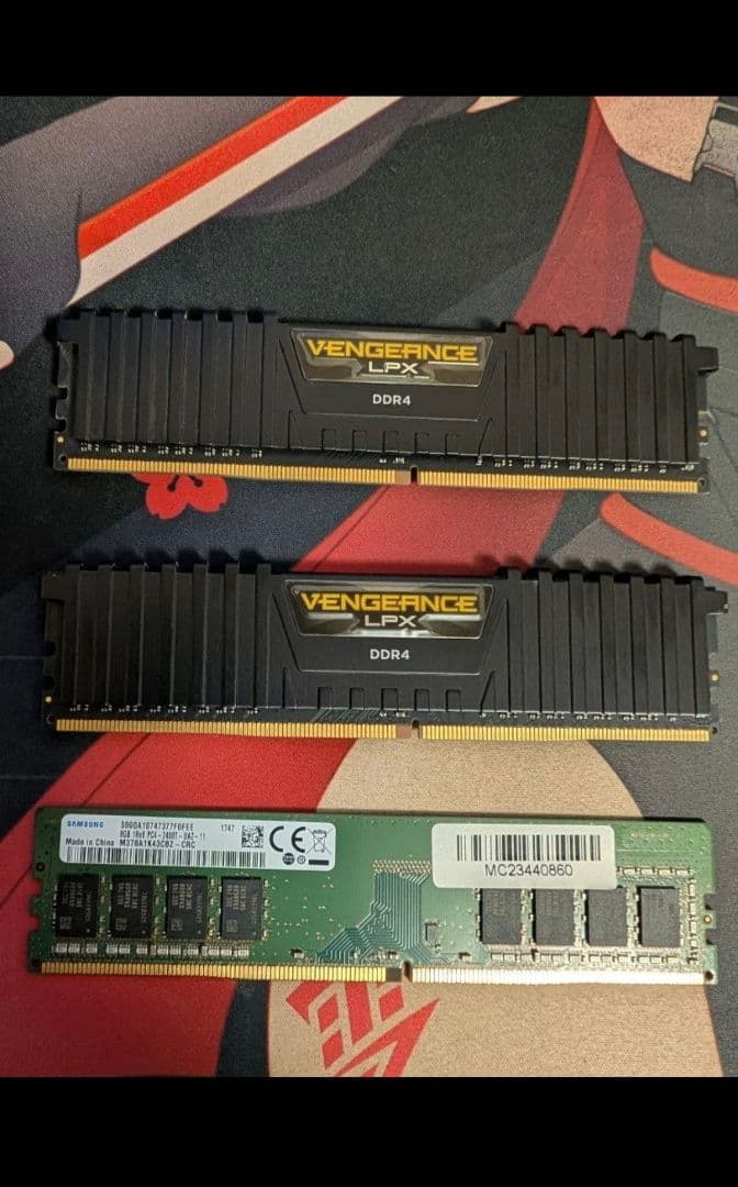 DDR4 8GB × 3枚　デスクトップ用メモリ