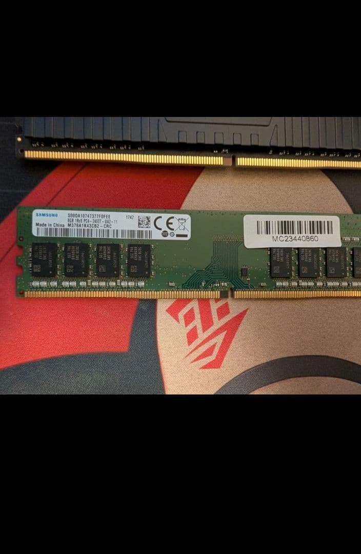 DDR4 8GB × 3枚　デスクトップ用メモリ