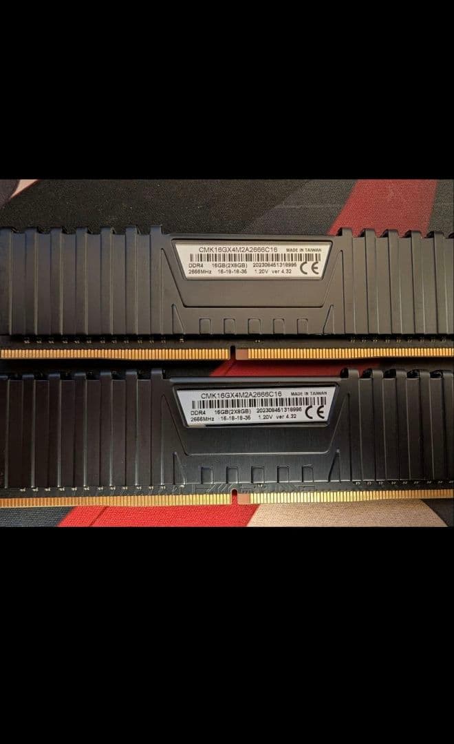 DDR4 8GB × 3枚　デスクトップ用メモリ