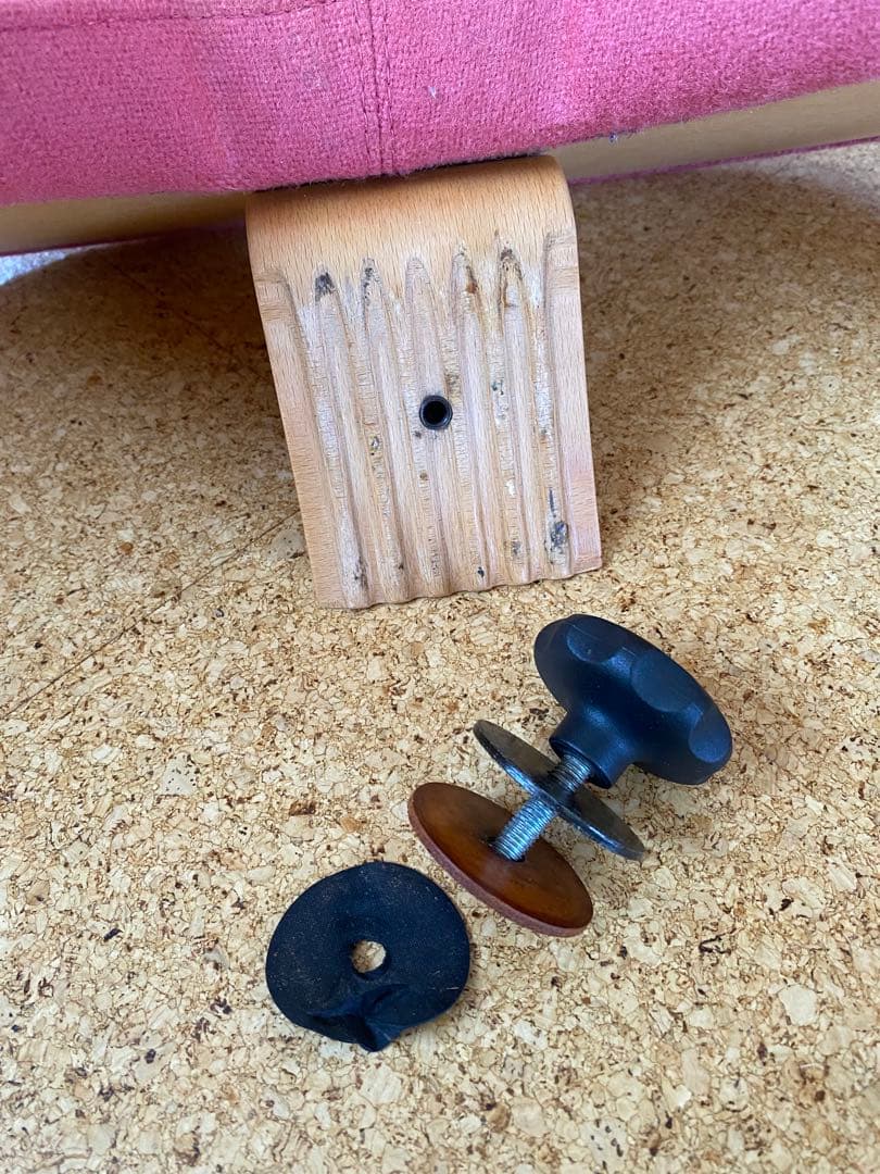 ノルウェー　リボ社　バランスチェア・イージー　前脚:ローラー付きクロスバー