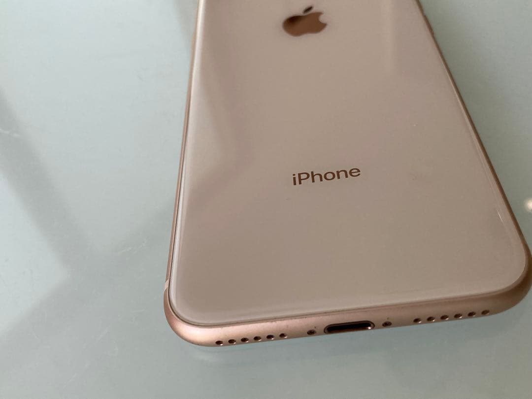 iPhone8　64GB　ゴールド美品