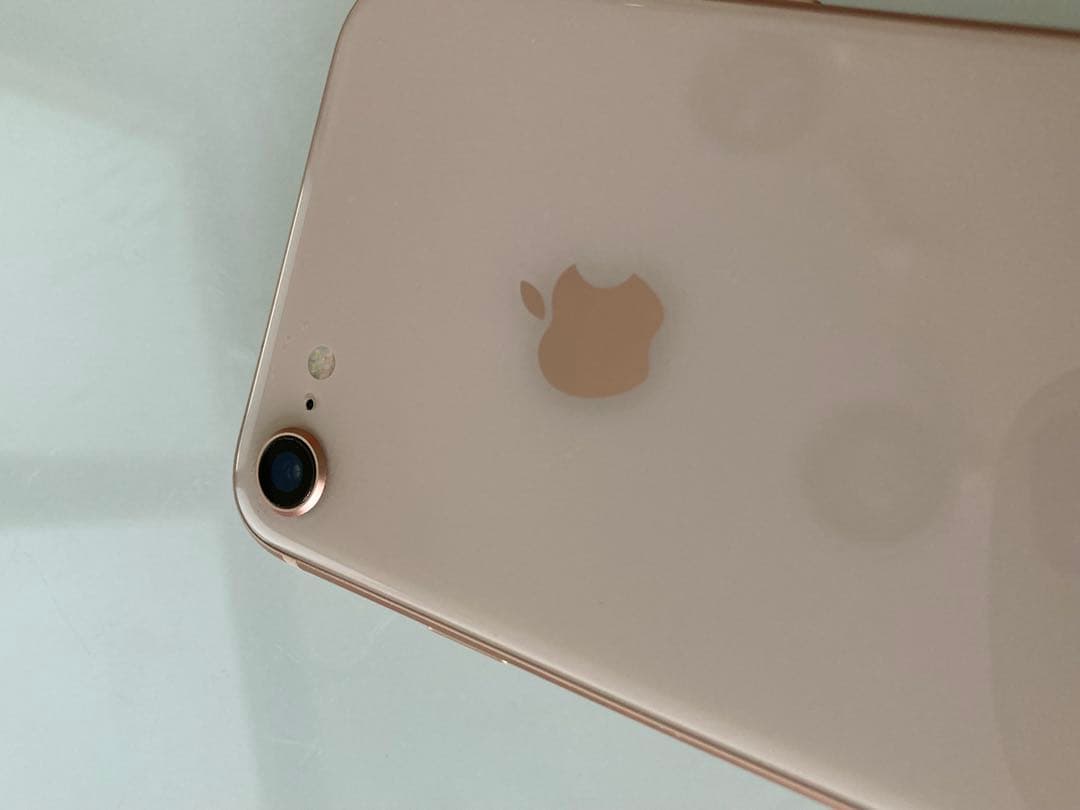 iPhone8　64GB　ゴールド美品