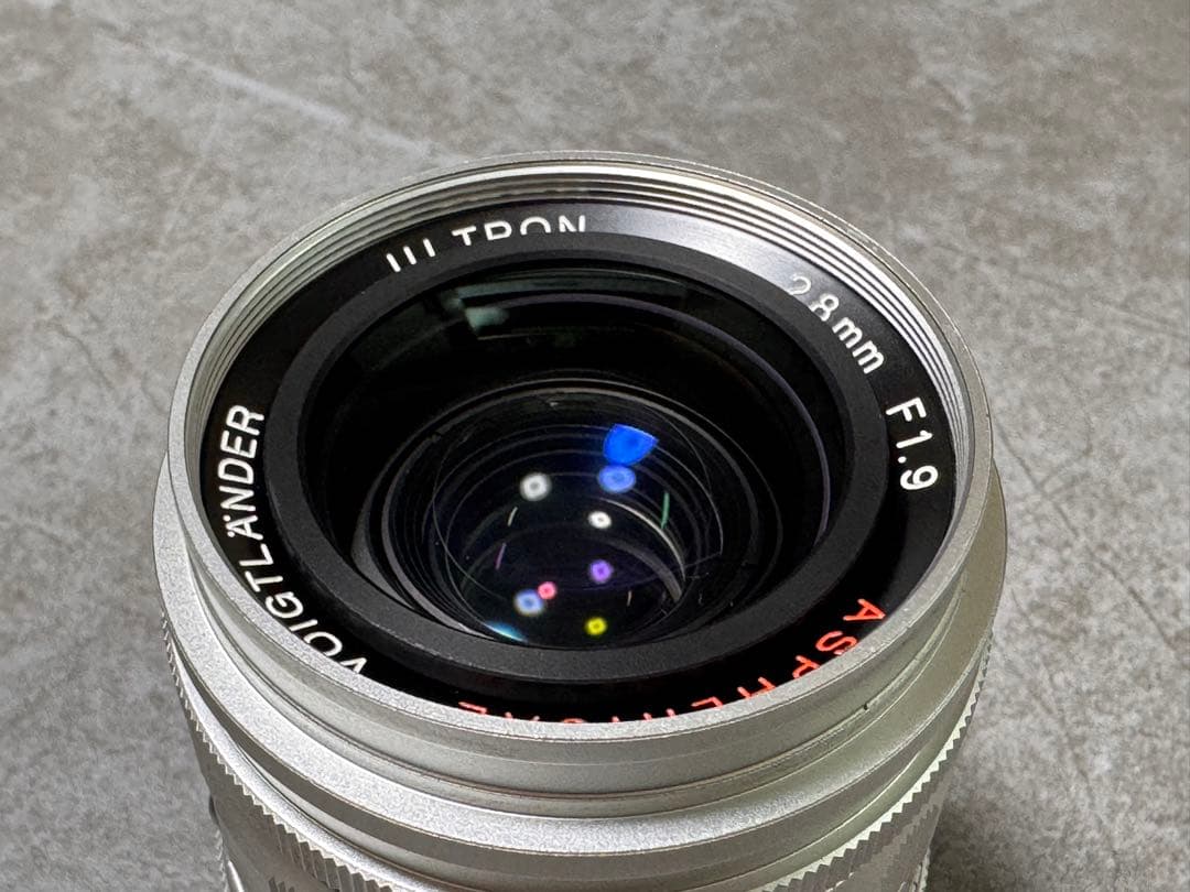 Voigtländer ULTRON 28mm f/1.9 Aspherical