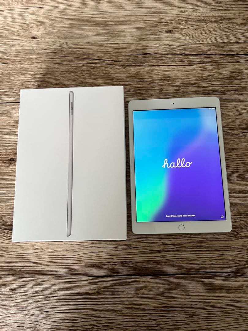 【極美品】Apple iPad 第7世代 32GB（箱付き・未使用AC付き）