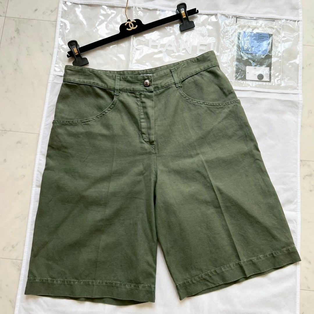 付属品付 CHANEL ココマークメタルボタン ハーフパンツ カーキ 40