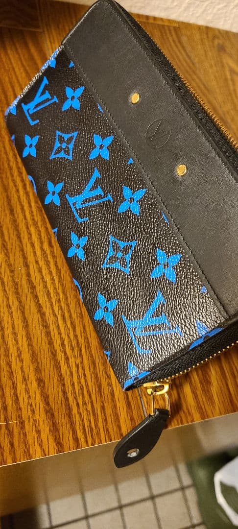 LOUIS VUITTON　モノグラム　アイコニックブルー　限定品　ジッピー　長