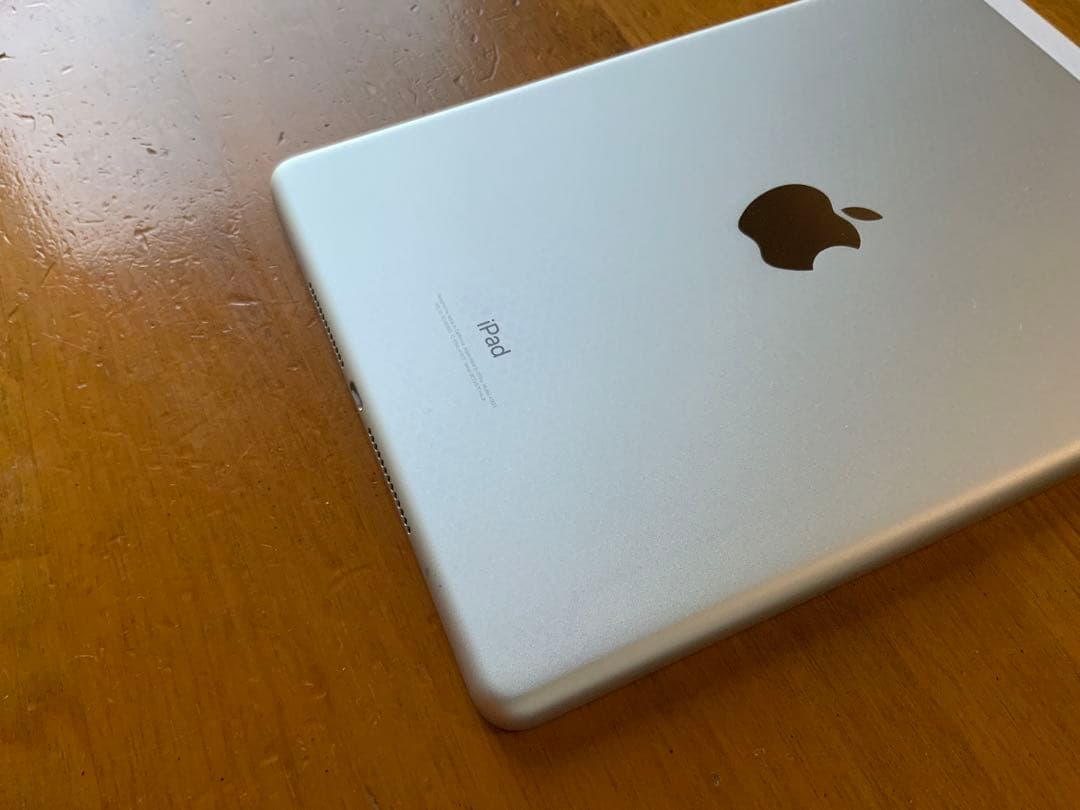 Apple iPad 第5世代 SIMフリー セルラー 32GB