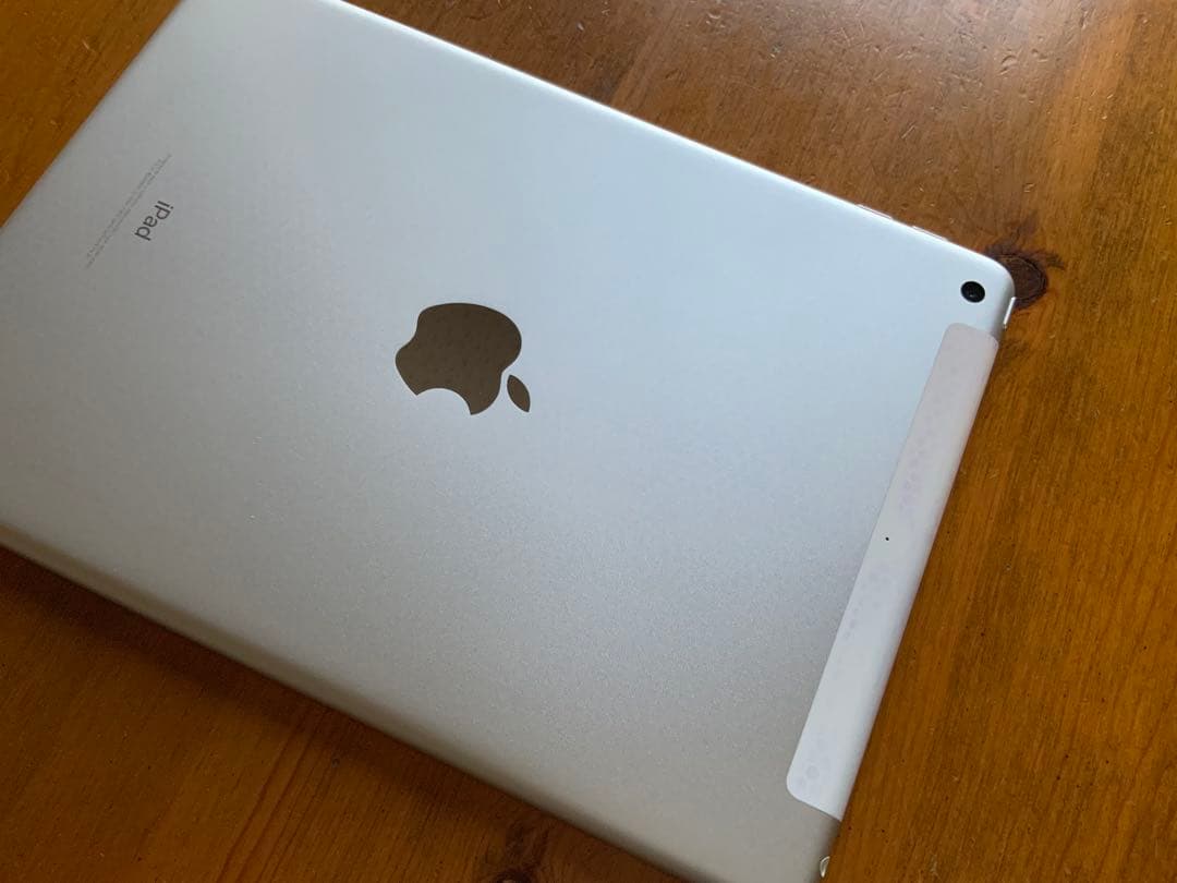 Apple iPad 第5世代 SIMフリー セルラー 32GB