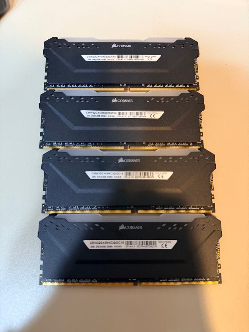 メモリー CORSAIR VENGEANCE RGB PRO DDR4 3200MHz