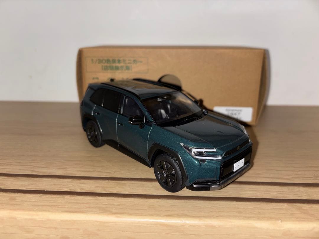 トヨタ 新型RAV4 ミニカー カラーサンプル エバーレスト【非売品】