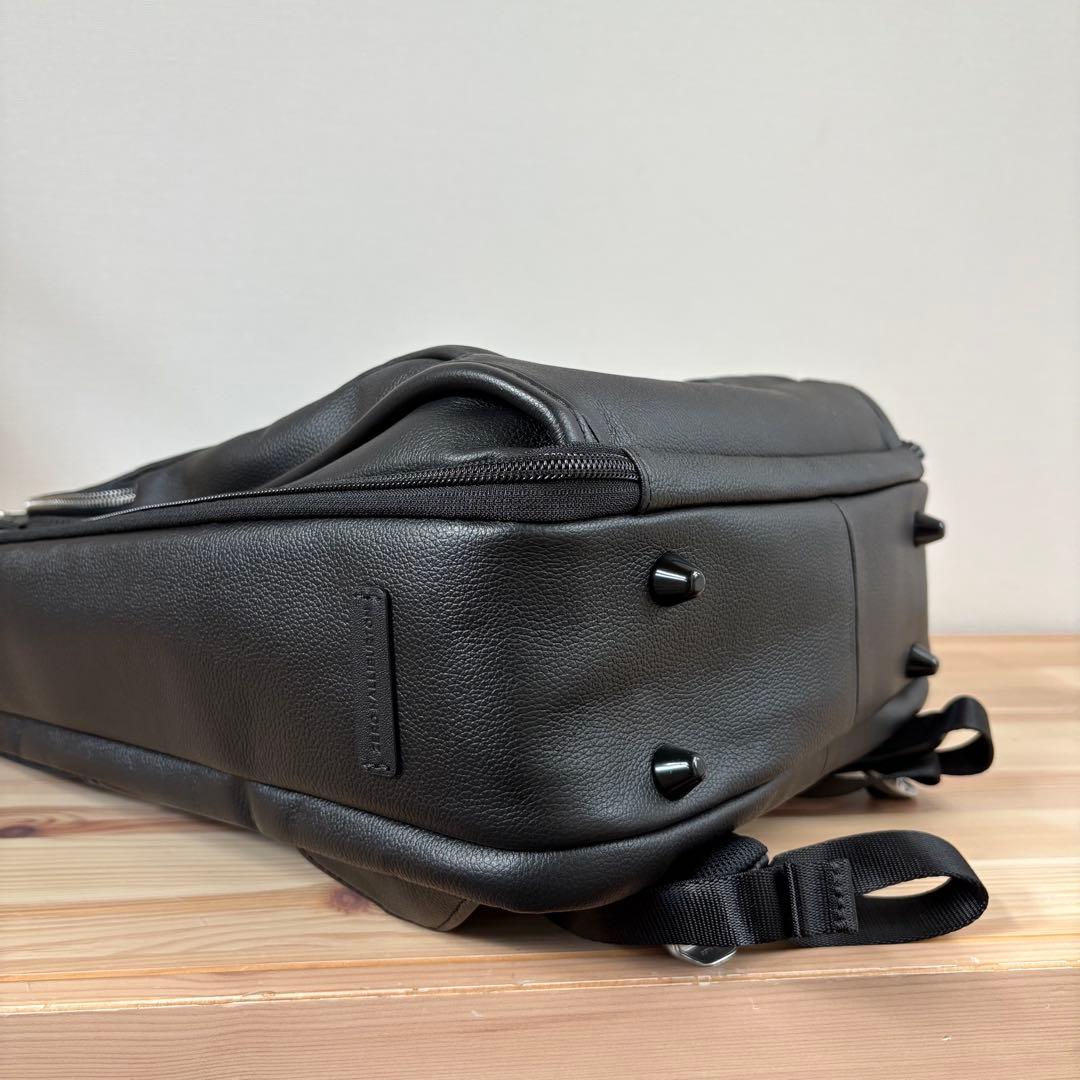 新品　ZERO HALLIBURTON レザー素材　バックパック リュックサック