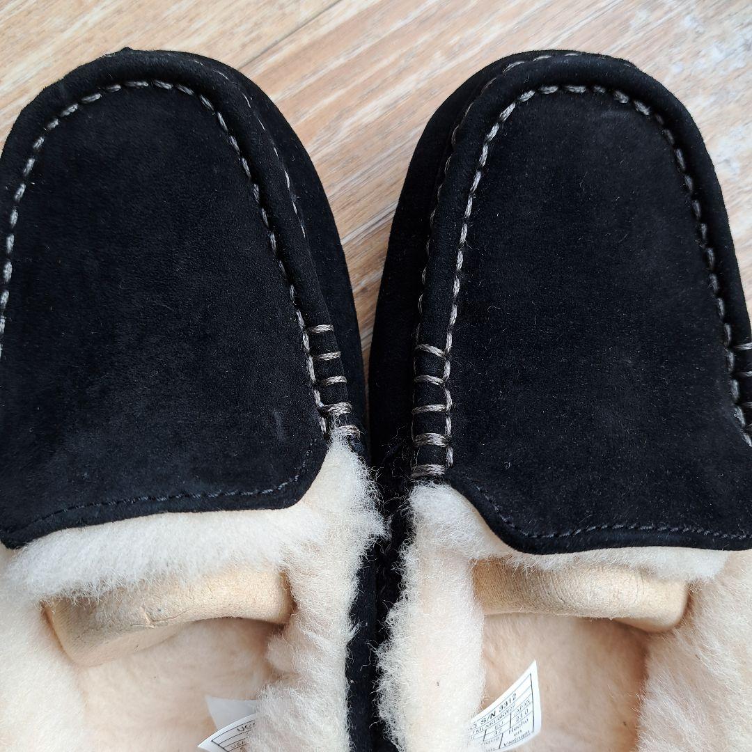 新品、未使用 UGG 黒 スエード モカシン
