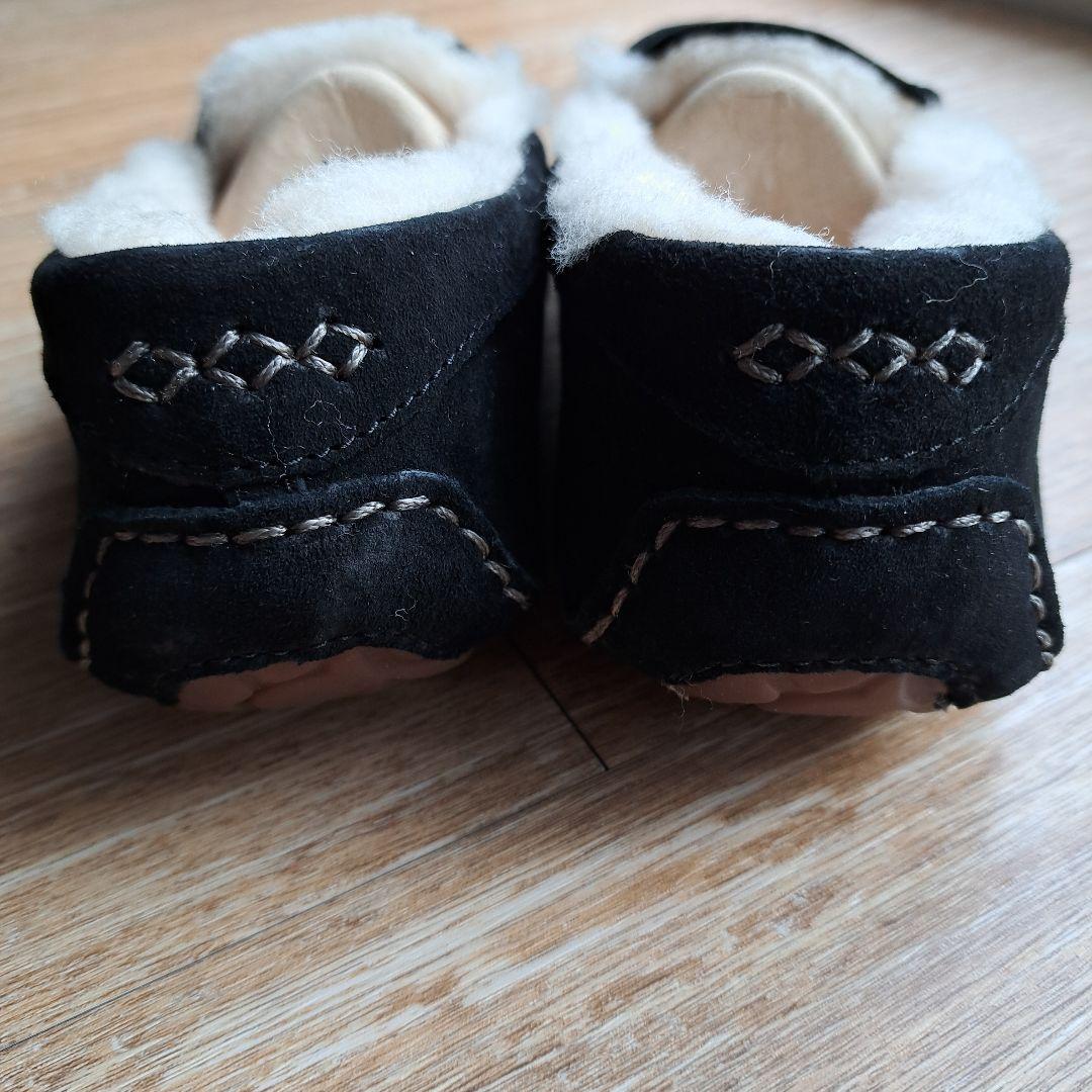 新品、未使用 UGG 黒 スエード モカシン