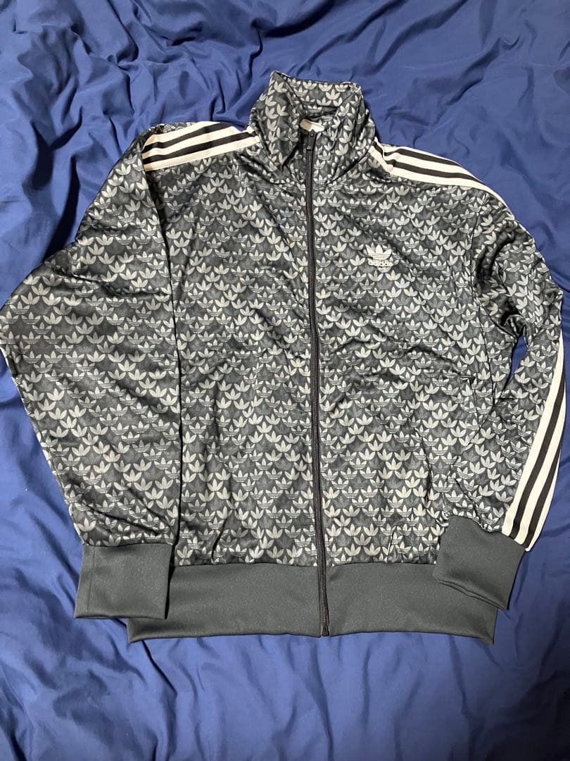 adidas ファイヤーバード クラシック モノトラックトップ モノグラム 総柄