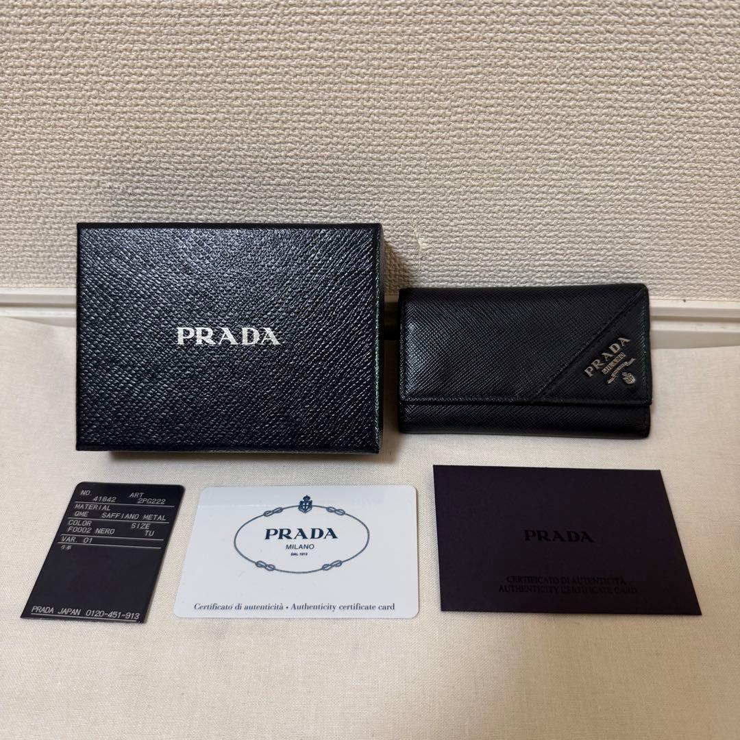 【美品】プラダ PRADAサフィアーノレザー 6連 金具ロゴ キーケース
