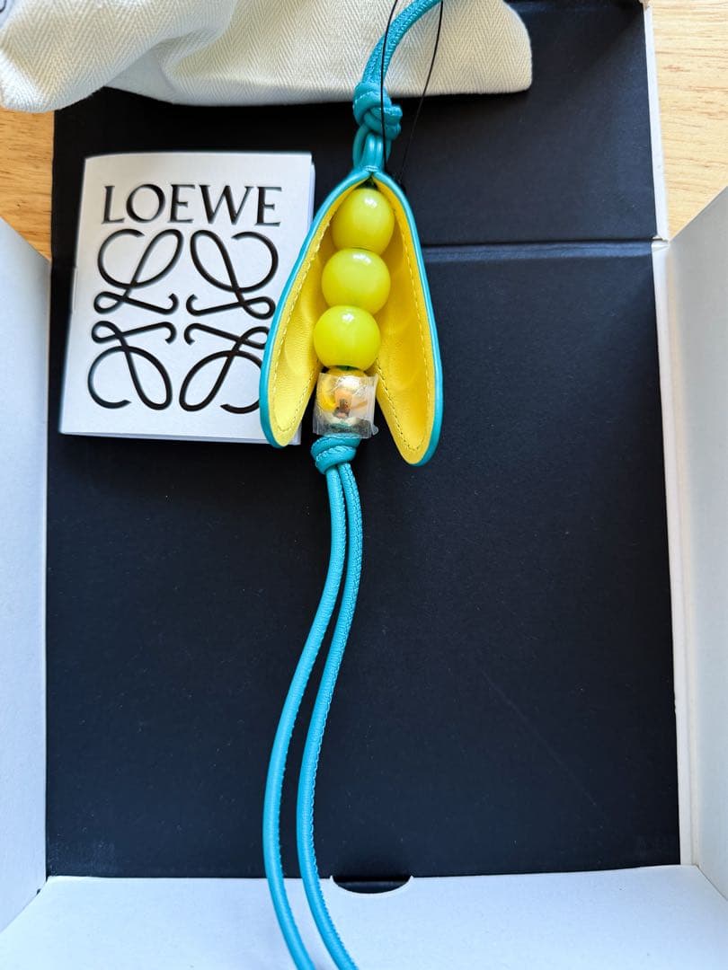 LOEWE ピーポッド チャーム（クラシックカーフ）