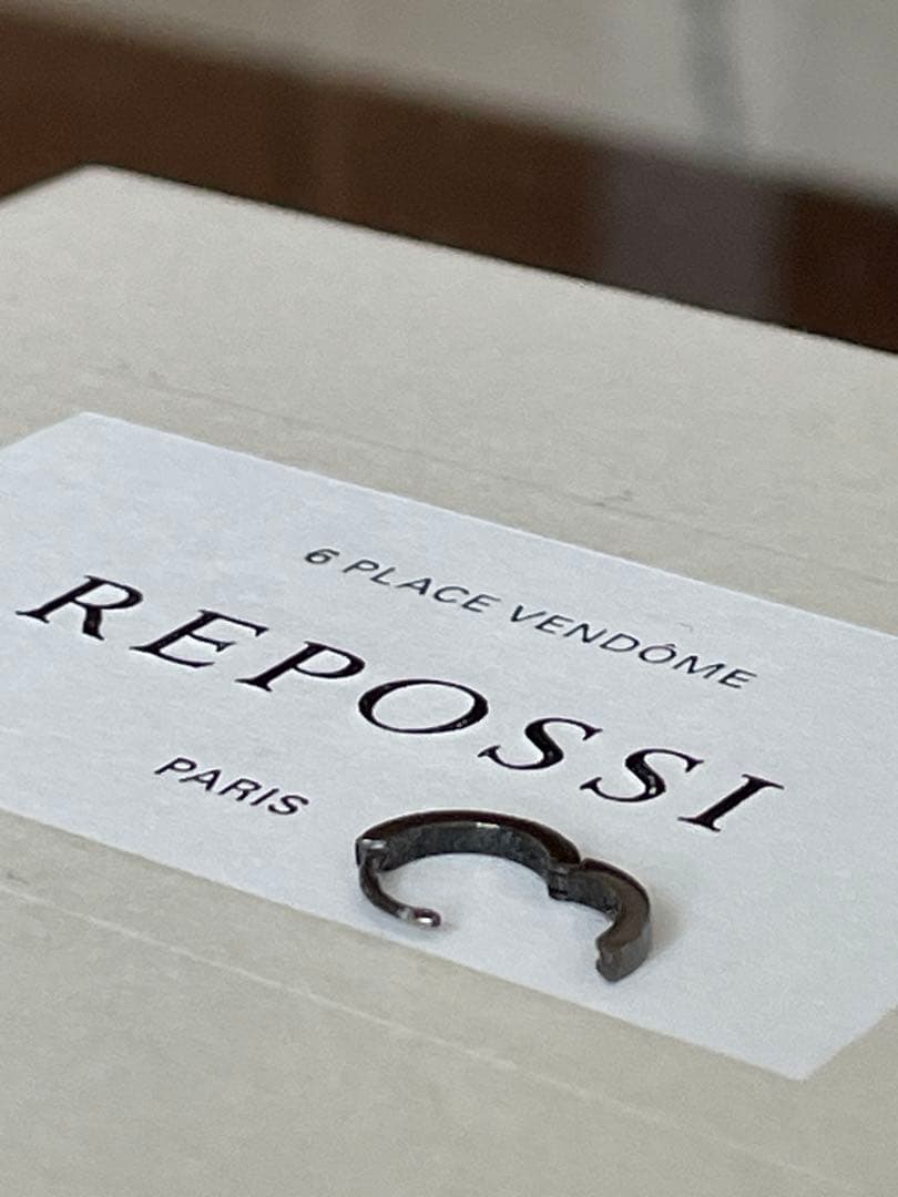 REPOSSI ブラックフープピアス ダイヤ付き