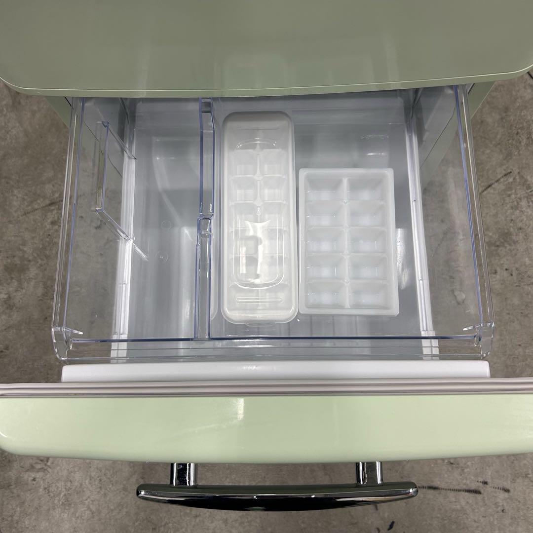 送料無料&一部地域は5000円引き！女性に人気のレトロ調冷蔵庫 20年製 ！