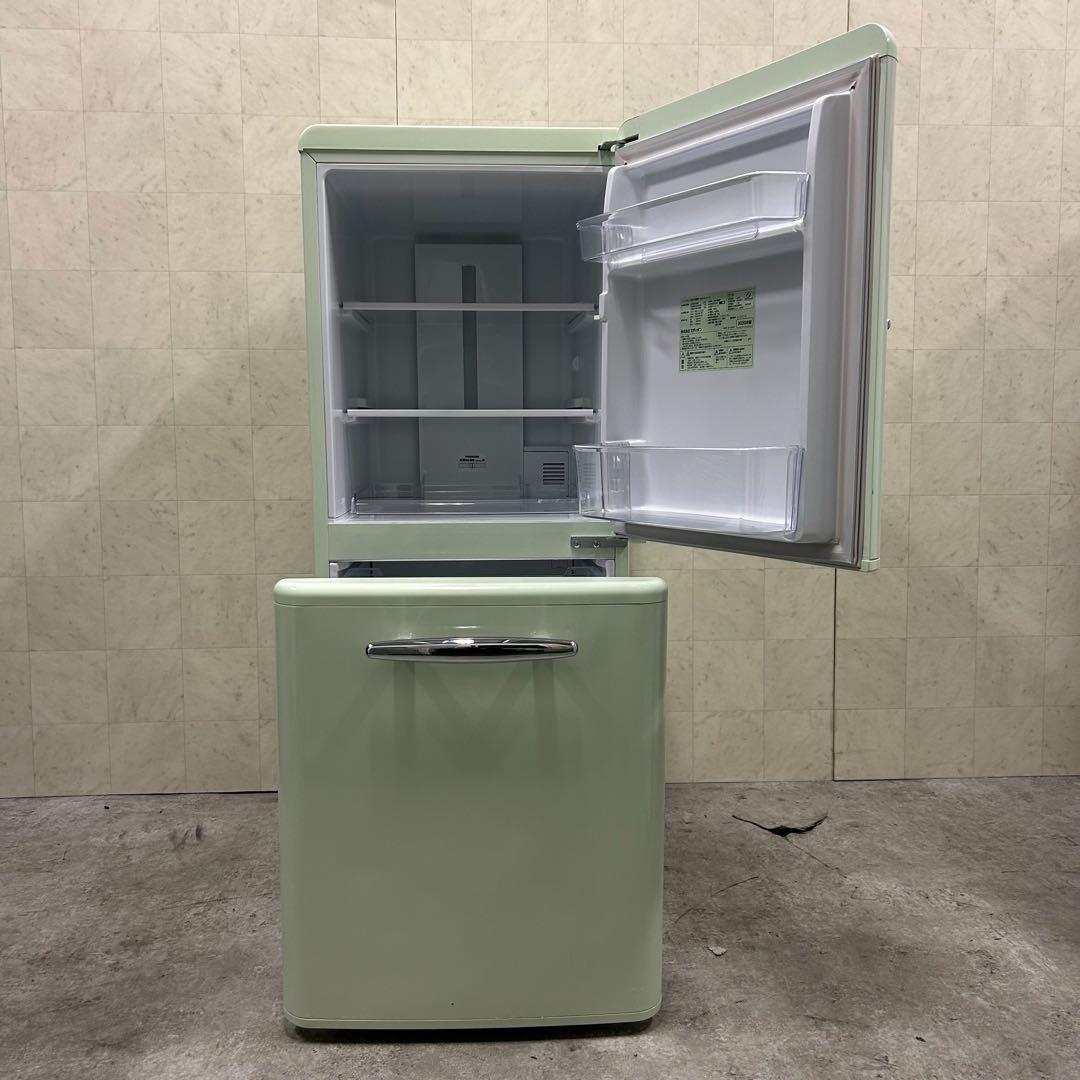 送料無料&一部地域は5000円引き！女性に人気のレトロ調冷蔵庫 20年製 ！