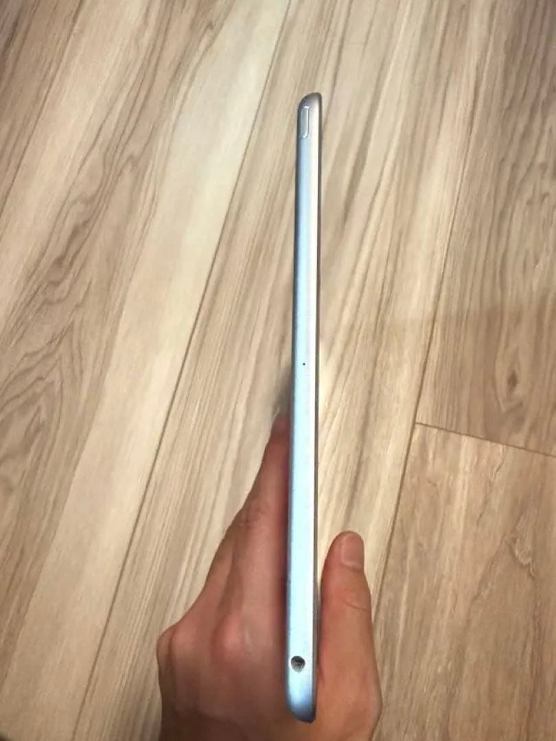 iPad 第9世代 シルバー 64GB【ゴーストタッチあり】