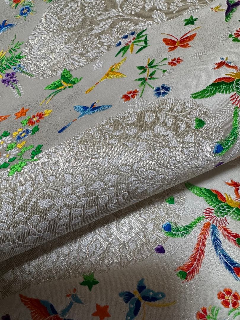 【銘品美品】西陣老舗機元「植山茂八織物」白地 唐織刺繍 紋織「花喰い鳥文図」
