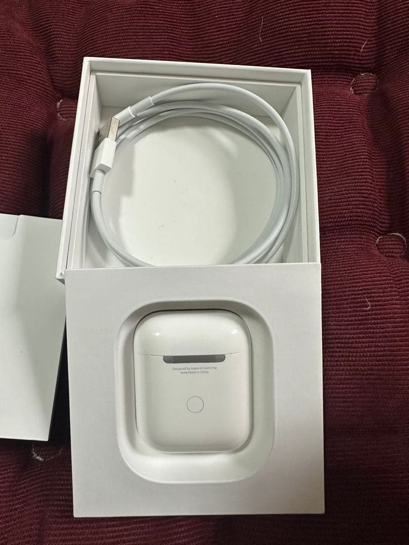 AirPods本体 ホワイト 充電ケーブル付第ニ世代正規品