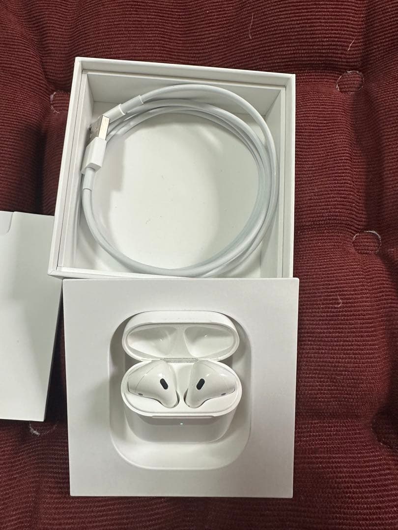 AirPods本体 ホワイト 充電ケーブル付第ニ世代正規品