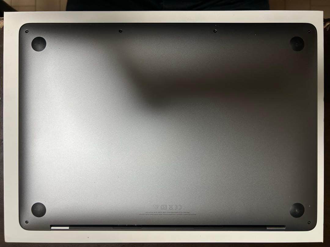 Apple MacBook Pro13インチスペースグレーM22022