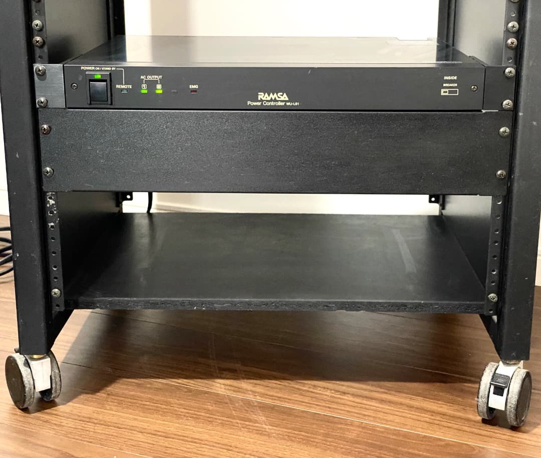 I*P様 動作品 RAMSA WU-L61 電源+システム ラック マウント用キ