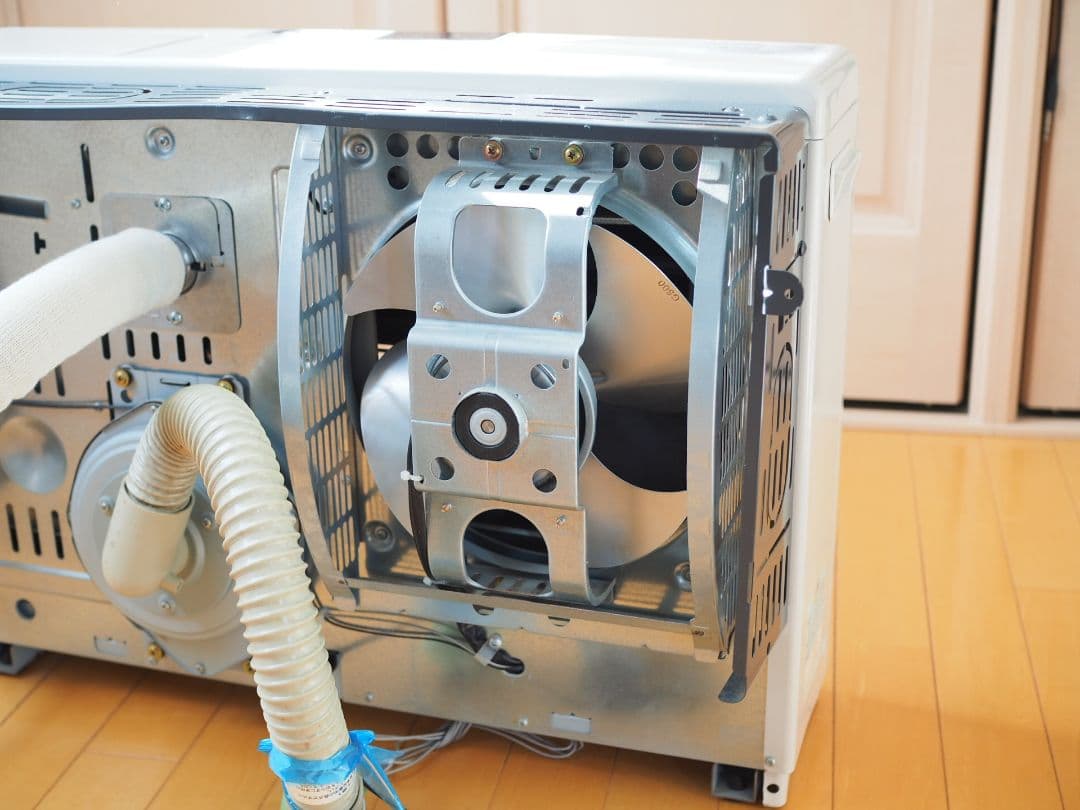 コロナFF式ストーブ　密閉式　カートリッジ式タンク