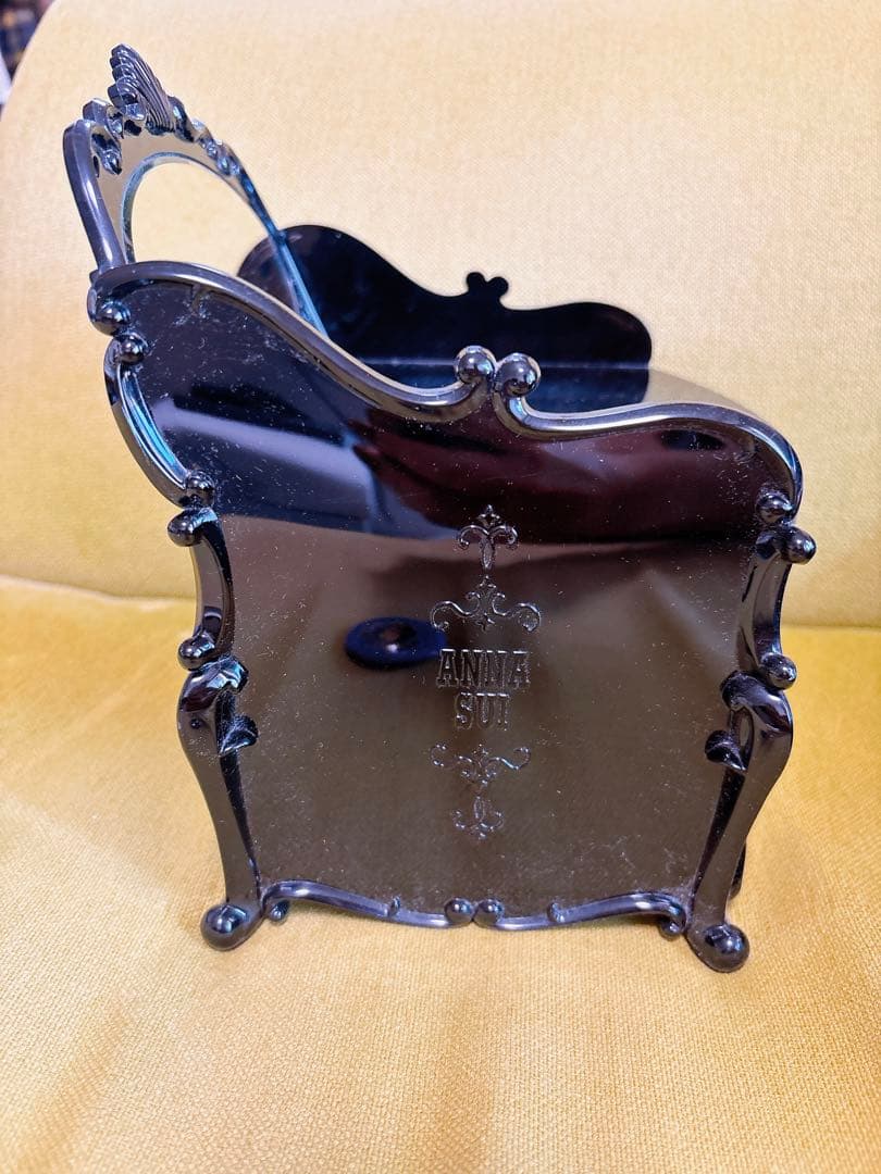 アナスイ非売品ドレッサー　アイカラー付　10周年バッジ付き