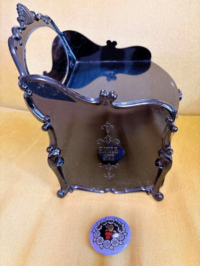 アナスイ非売品ドレッサー　アイカラー付　10周年バッジ付き