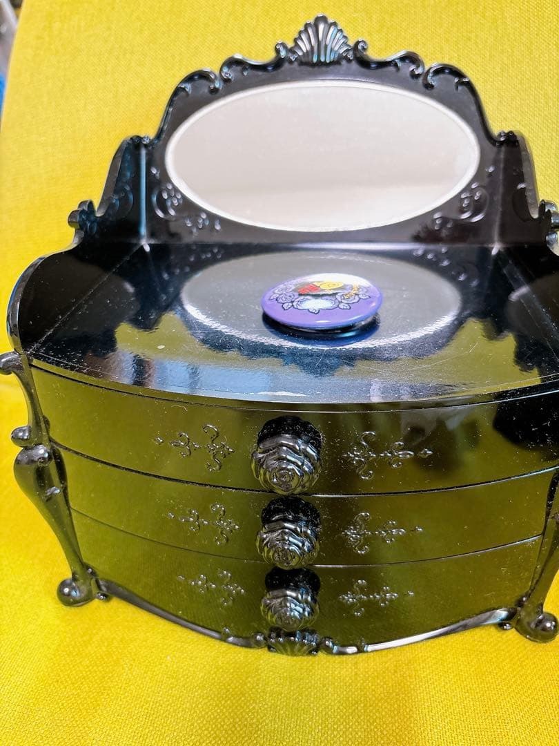 アナスイ非売品ドレッサー　アイカラー付　10周年バッジ付き