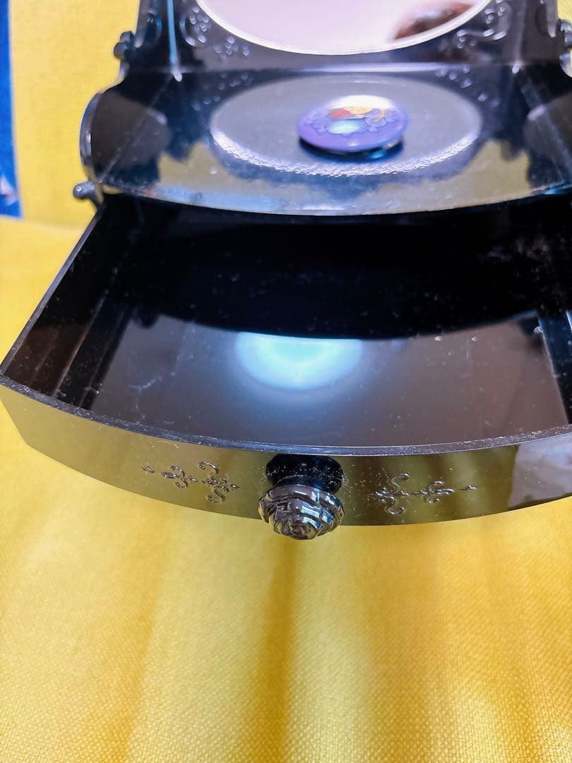 アナスイ非売品ドレッサー　アイカラー付　10周年バッジ付き