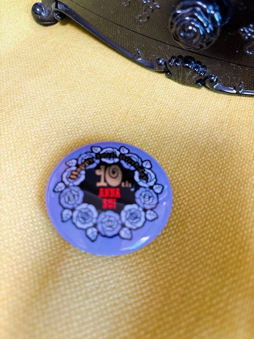 アナスイ非売品ドレッサー　アイカラー付　10周年バッジ付き