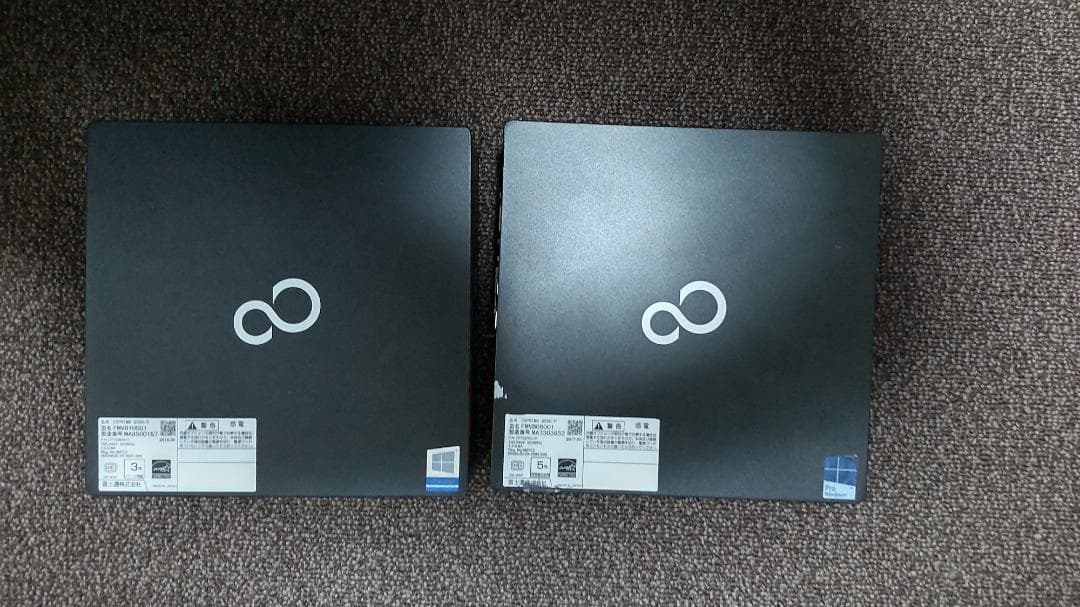 富士通 ESPRIMO Q556/R と Q556/P の２台