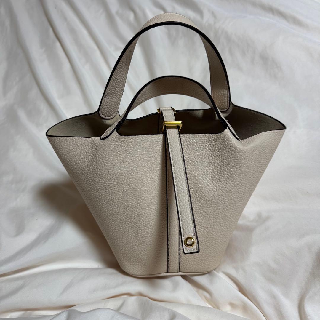 ベージュ レザー トートバッグ