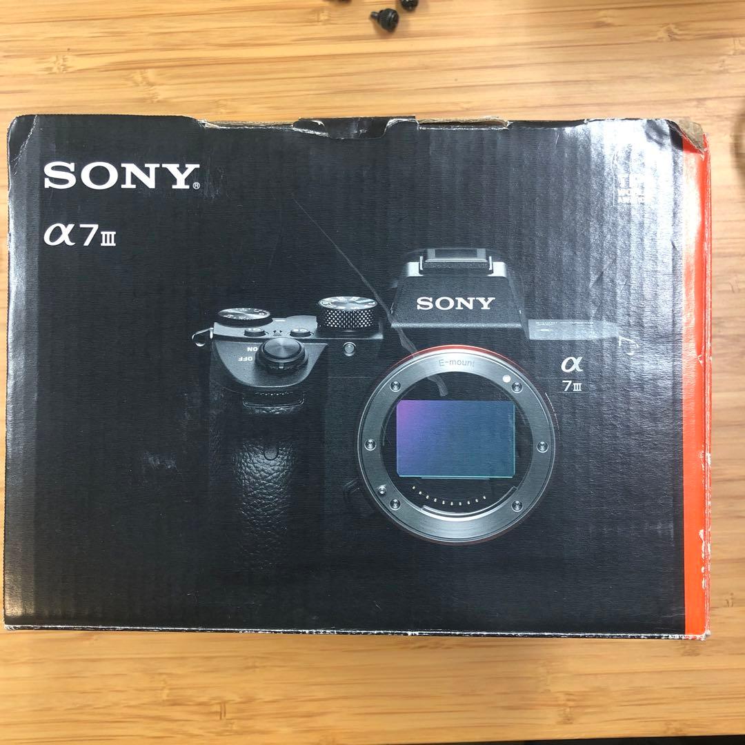 美品Sony α7 III ミラーレスカメラILCE-7M3シャッター1574回