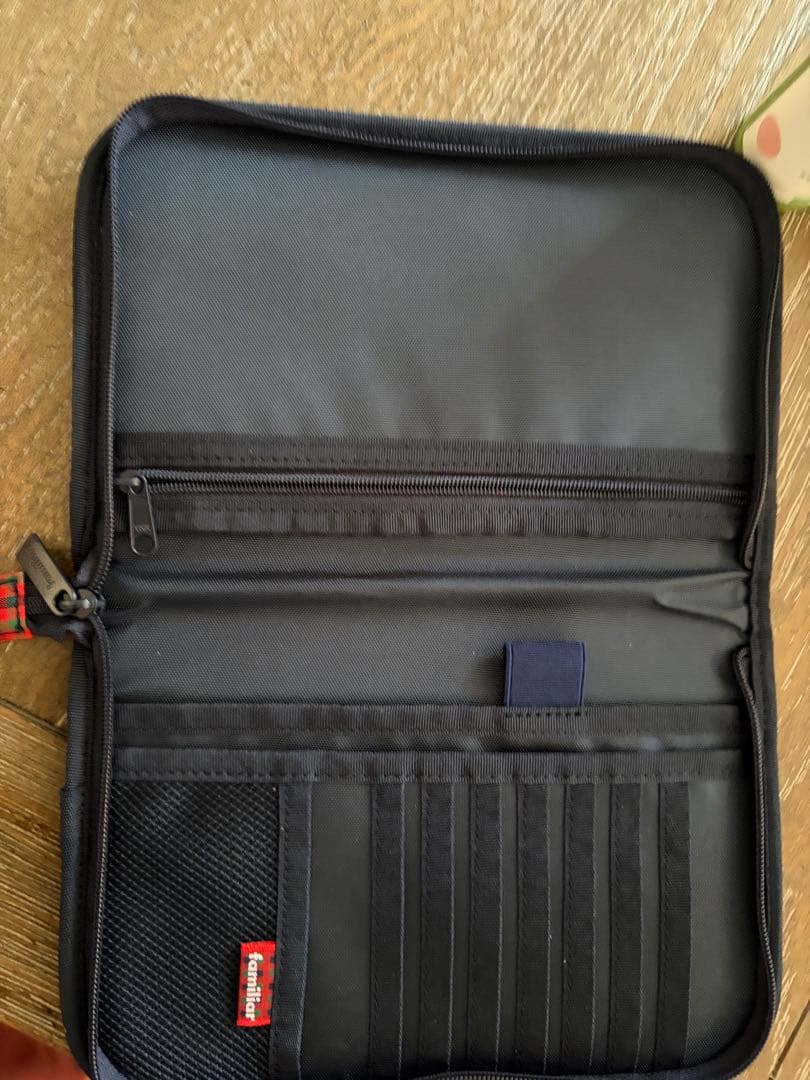 11/15まで　ほぼ未使用　ファミリア　母子手帳ケース　001