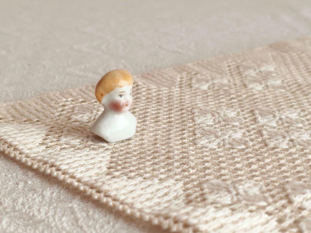 * vintage doll's head ୨୧ ブロンスの髪チャイナヘッドさん