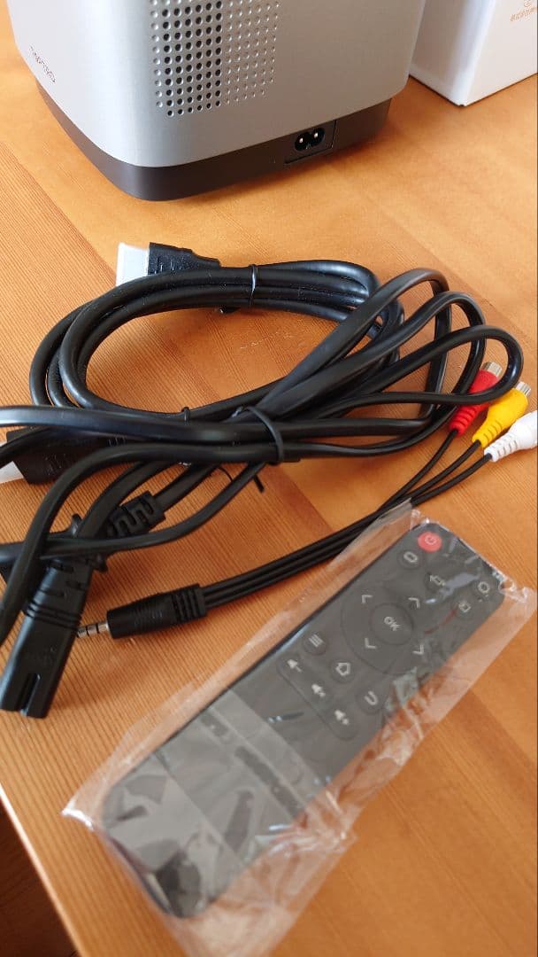 ポータブルプロジェクター　 小型プロジェクター 5G WiFi