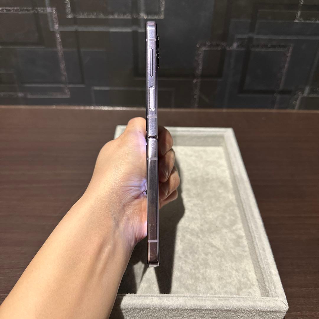 【美品】Galaxy Z Flip4 128GB パープル